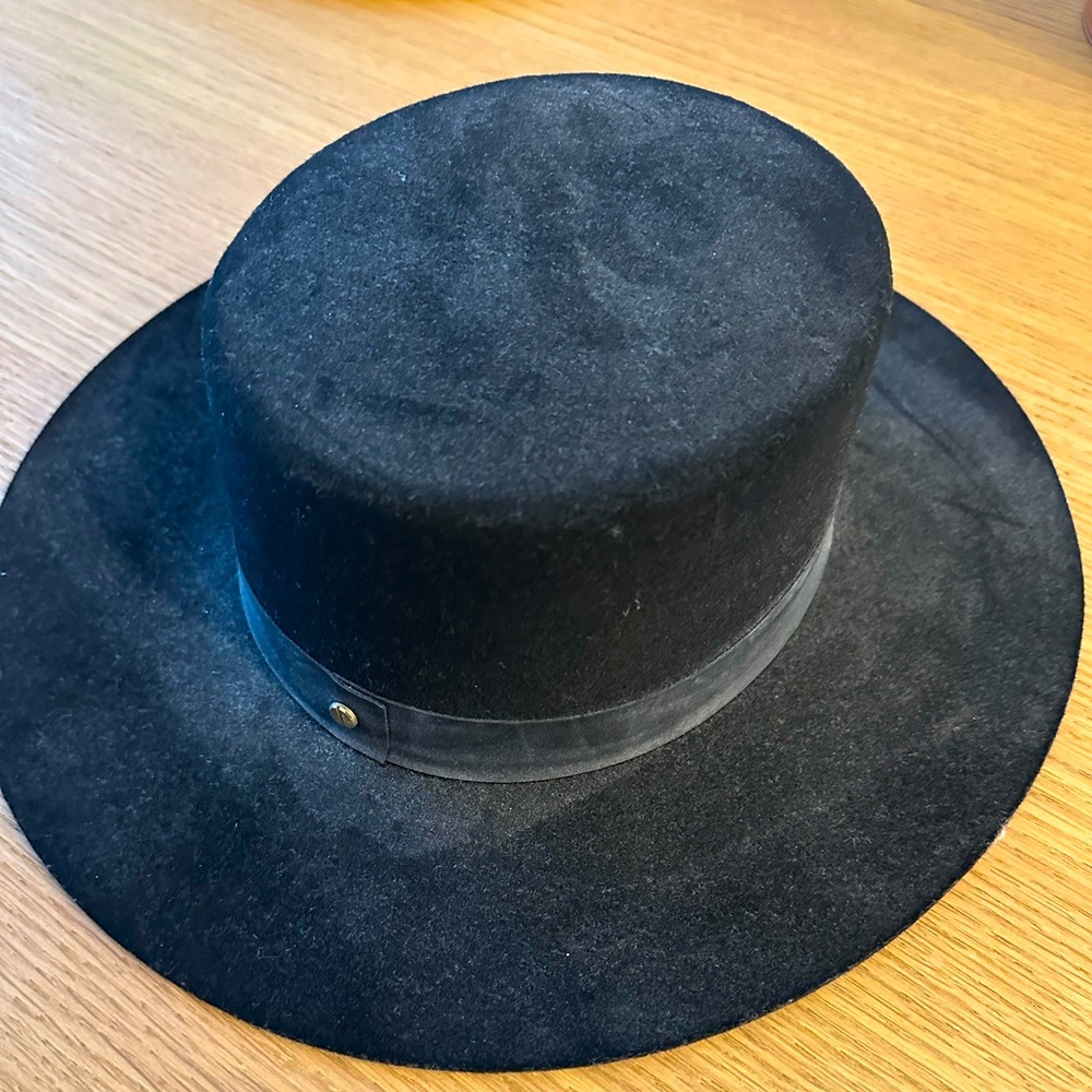 JANESSA LEONE WOOL HAT